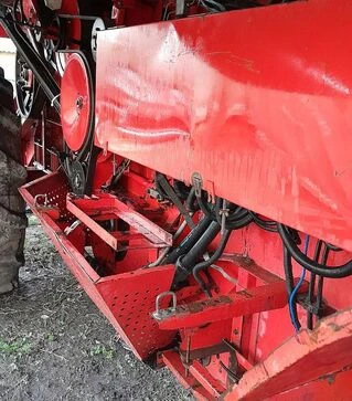 Зерноуборочный комбайн Massey Ferguson 40, 1995 г.в, 5000 м/ч, б/у