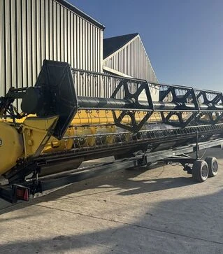 Зернозбиральний комбайн New Holland CR 9070, 2013 р.в, 2807 м/год, б/в