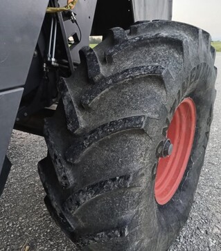 Зернозбиральний комбайн Massey Ferguson 40, 1997 р.в, 5000 м/год, б/в