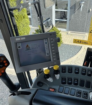 Зерноуборочный комбайн Massey Ferguson 7370, 2012 г.в, 1080 м/ч, б/у
