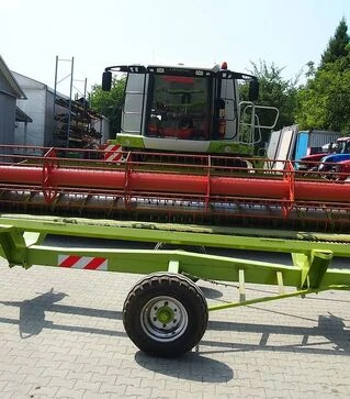 Зернозбиральний комбайн Claas Lexion 570, 2100 м/год, б/в