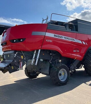 Зернозбиральний комбайн Massey Ferguson 7370 Beta, 2014 р.в, 1395 м/год, б/в