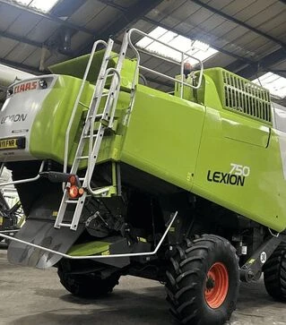 Зернозбиральний комбайн Claas Lexion 750TT, 2011 р.в, 2794 м/год, б/в