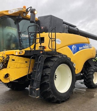 Зерноуборочный комбайн New Holland CR 9090, 2011 г.в, 3217 м/ч, б/у
