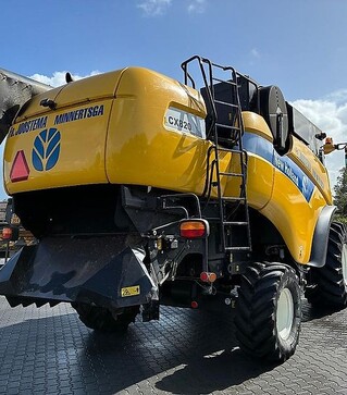 Зернозбиральний комбайн New Holland CX 820, 2004 р.в, 2411 м/год, б/в