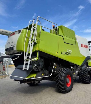 Зернозбиральний комбайн Claas Lexion 770TT, 2011 р.в, 5211 м/год, б/в