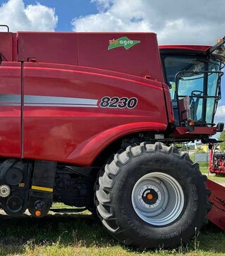 Зерноуборочный комбайн Case IH Axial-Flow 8230, 2014 г.в, 3850 м/ч, б/у