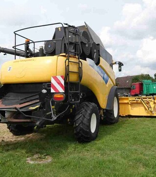 Зернозбиральний комбайн New Holland CR 9090, 2011 р.в, 2200 м/год, б/в