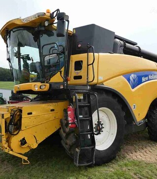 Зернозбиральний комбайн New Holland CR 9090, 2011 р.в, 2200 м/год, б/в