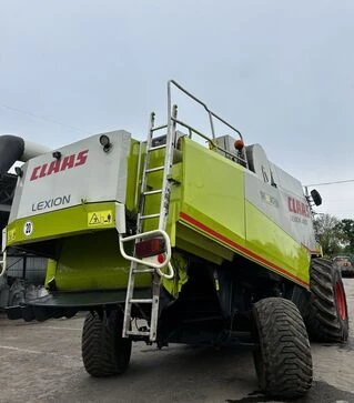 Зерноуборочный комбайн Claas Lexion 480, 2002 г.в, 5500 м/ч, б/у