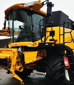 Зерноуборочный комбайн New Holland CX 8070, 2014 г.в, 2333 м/ч, б/у