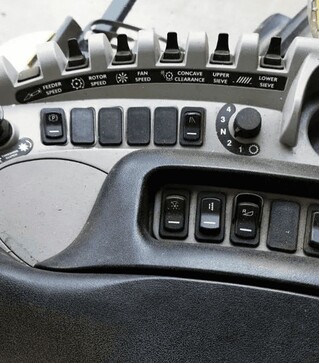 Зерноуборочный комбайн New Holland CX 8070, 2014 г.в, 2333 м/ч, б/у