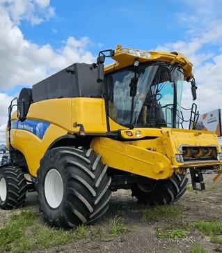 Зернозбиральний комбайн New Holland CX 8090, 2013 р.в, 2250 м/год, б/в