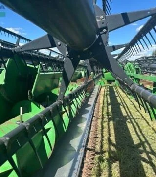 Жниварка зернова John Deere 635F Hydra-Flex, 10,5 м, 2005 р.в, б/в