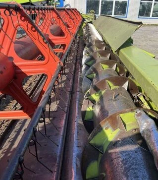 Жниварка зернова Claas С900 (адаптація 5 серія) з ріпаковим столом, б/в