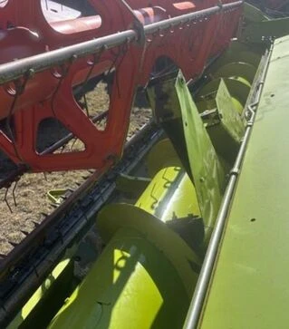 Жниварка зернова Claas Vario 900, 2007 р.в, з транспортним візком, б/в