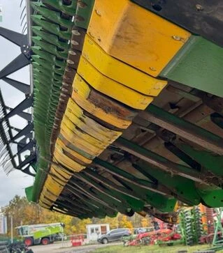 Жниварка зернова John Deere 630 Hydra-Flex, 2004 р.в, під Lexion, б/в
