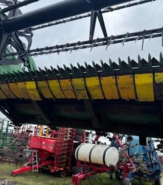Жниварка зернова John Deere 630 Hydra-Flex, 2004 р.в, під Lexion, б/в