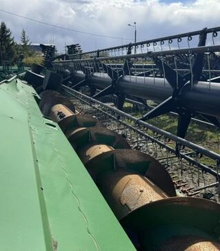 Жниварка зернова John Deere 630X, 2019 р.в. + транспортний візок, б/в