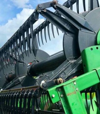 Жниварка зернова John Deere 216F, 2015 р.в., б/в