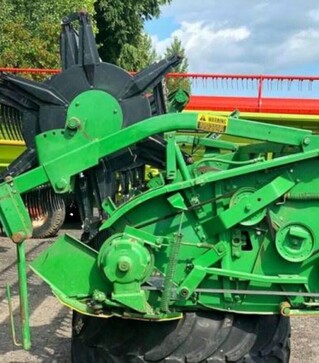 Жниварка зернова John Deere 216F, 2015 р.в., б/в