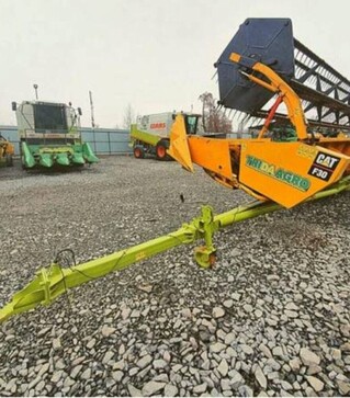 Жниварка зернова CAT F30, 2004 р., б/в