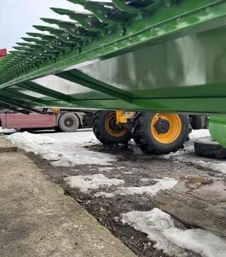Приставка для збирання ріпаку Z&uuml;rn Profi JD 600 9,1 м, під HydraFlex та R серії