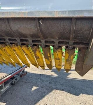 Жниварка соняшникова Zaffrani 9,1 м, під John Deere, б/в