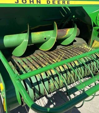 Прес-підбирач тюковий John Deere 332, б/в