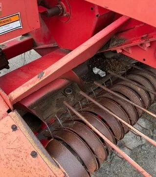 Пресс-подборщик тюковый Massey Ferguson 1835 б/у