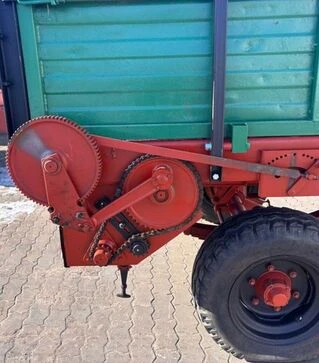 Розкидач органічних добрив Agromet, 4 т, на ресорах
