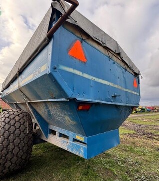Перенавантажувач-бункер зерна KINZE 840, б/в