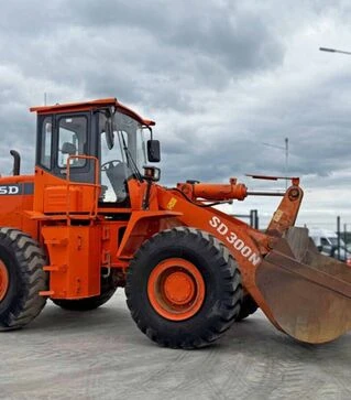 Погрузчик фронтальный DOOSAN DISD SD300, 2017 г.в., 11270 м/ч, б/у (25070049)