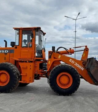 Погрузчик фронтальный DOOSAN DISD SD300, 2013 г.в., 8810 м/ч, б/у (25070050)