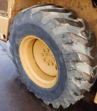 Погрузчик фронтальный CATERPILLAR 910G, 2004 г., б/у
