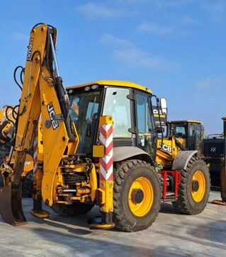 Экскаватор-погрузчик JCB 5CX WASTEMASTER, 2017 г.в., 5840 м/ч, б/у