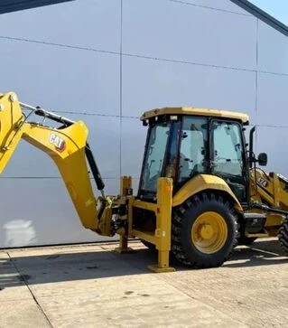 Экскаватор-погрузчик CATERPILLAR 424 - 4WD, 2025 г.в., 18 м/ч, б/у