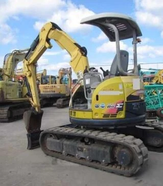 Экскаватор гусеничный YANMAR B4-6A, 2014 г.в., 2200 м/ч, б/у