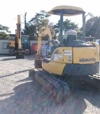 Экскаватор гусеничный KOMATSU PC40MR-3, 2014 г.в., 4500 м/ч, б/у
