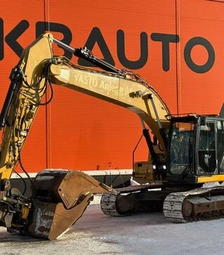 Экскаватор гусеничный Caterpillar 323 FL, 2017, г.в., 7812 м/ч, б/у