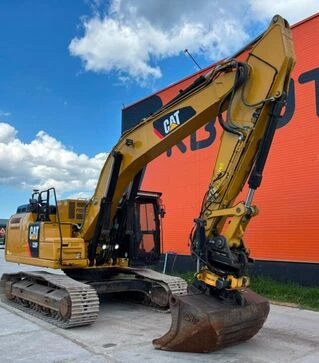 Экскаватор гусеничный Caterpillar 326 FL, 2017, г.в., 8970 м/ч, б/у