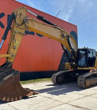 Экскаватор гусеничный Caterpillar 352, 2020, г.в., 8654 м/ч, б/у