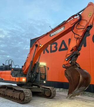 Экскаватор гусеничный Doosan DX 340 LC-5, 2017, г.в., 6861 м/ч, б/у