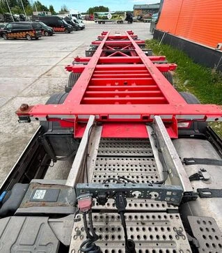 Напівпричіп Kel-Berg C300V з контейнерною рамою, 2020 р.в, б/в