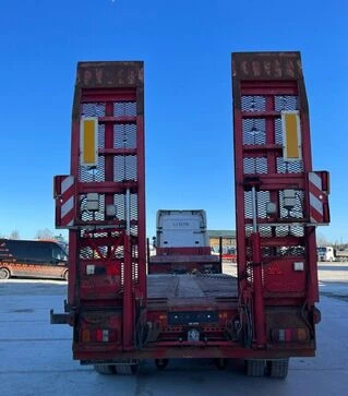 Полуприцеп низкорамный Nooteboom MCO-58-04V,