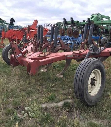 Глибокорозпушувач навісний Case IH 14, 6 лап, опорні колеса, б/в - фото 2