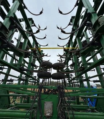 Культиватор John Deere 2210, 15,6 м, з пружинною бороною та котками, б/в - фото 2
