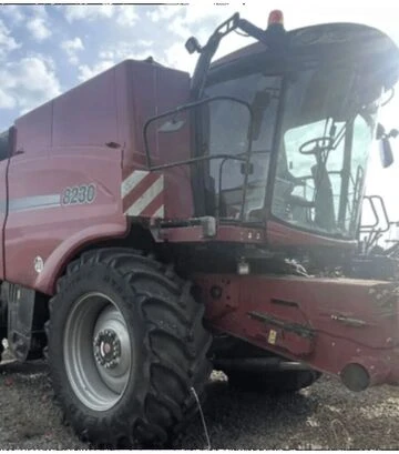 Зерноуборочный комбайн Case IH 8230, 2014 г.в, 1750 м/ч, б/у - фото 2
