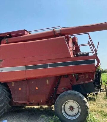 Зерноуборочный комбайн Case IH 2388, 2006 г.в, 7262 м/ч, б/у - фото 3