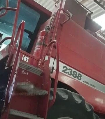 Зерноуборочный комбайн Case IH 2388, 2002 г.в, 3883 м/ч, б/у - фото 3